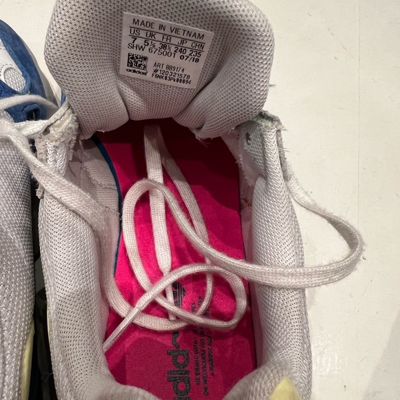 Adidas shoes - Picture 4 of 4